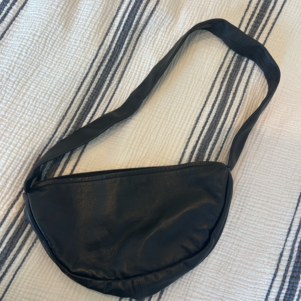 St. Agni Black Soft Crescent